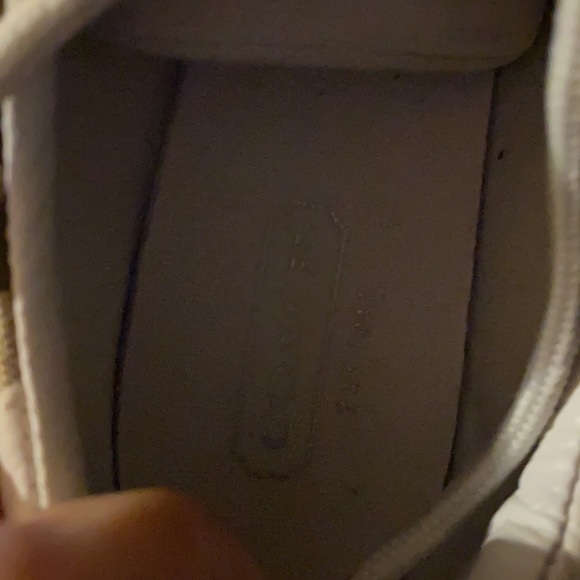 Beautiful  sneakers were once super comfortable super nice in good condition - Picture 7 of 8